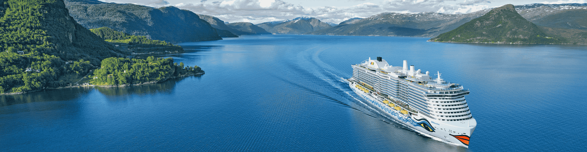 AIDAnova in Nordeuropa auf See