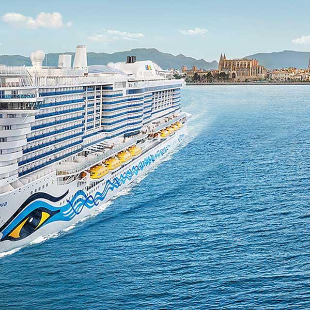 AIDA auf See vor Mallorca