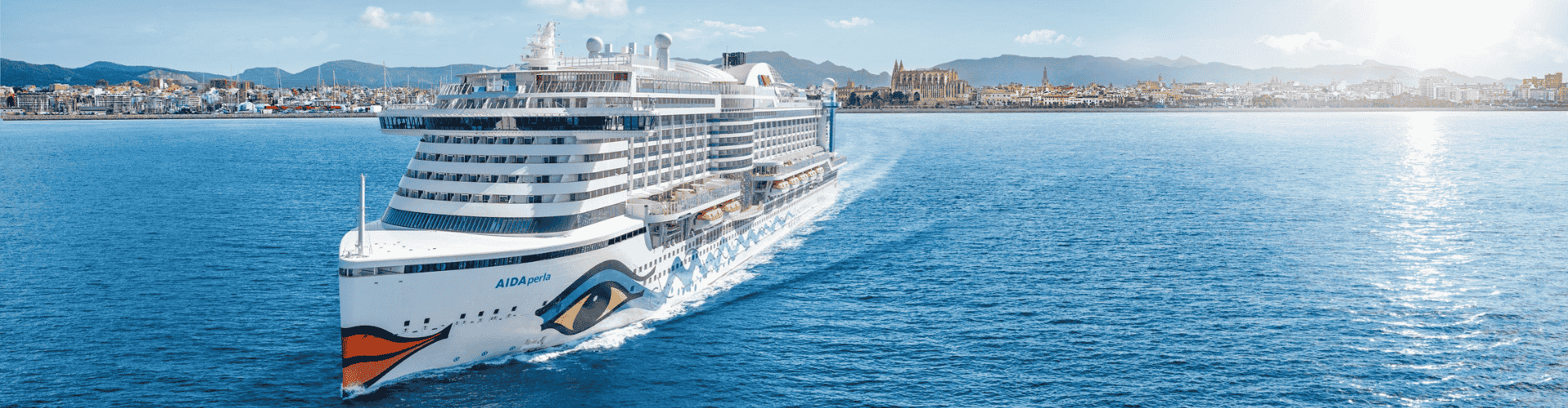 AIDAperla vor Mallorca
